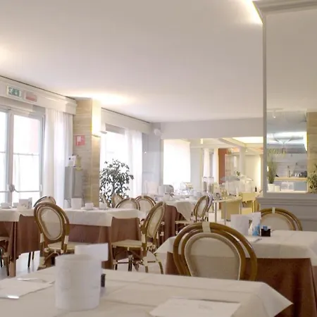 Grand Continental Hotel Tirrenia