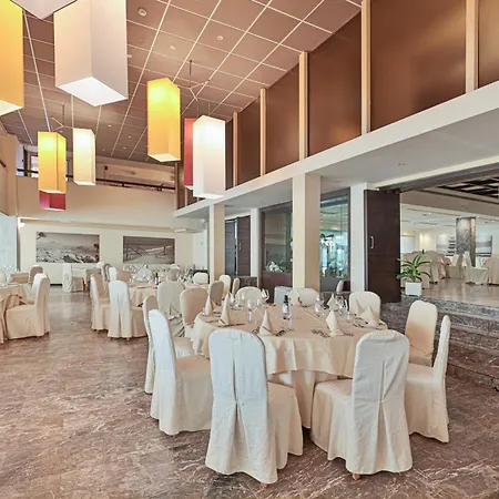 Hotel Grand Continental 4*