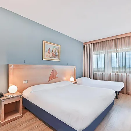 Hotel Grand Continental 4*