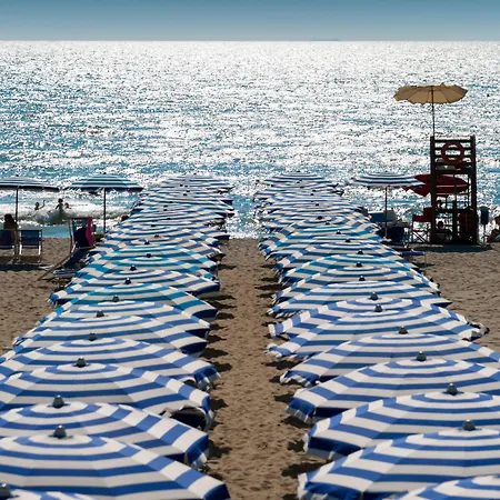 Hotel Grand Continental Tirrenia
