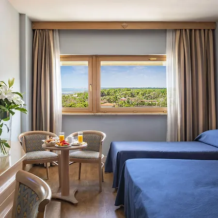 Hotel Grand Continental 4*