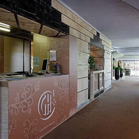 Hotel Grand Continental 4*