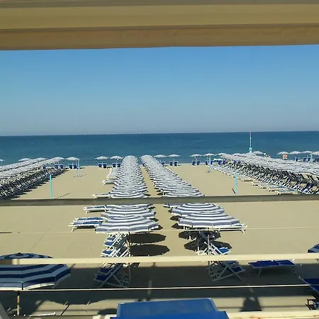 Hotel Grand Continental Tirrenia