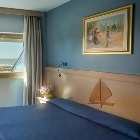 Hotel Grand Continental 4*