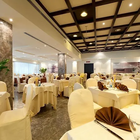 Grand Continental Hotel 4*