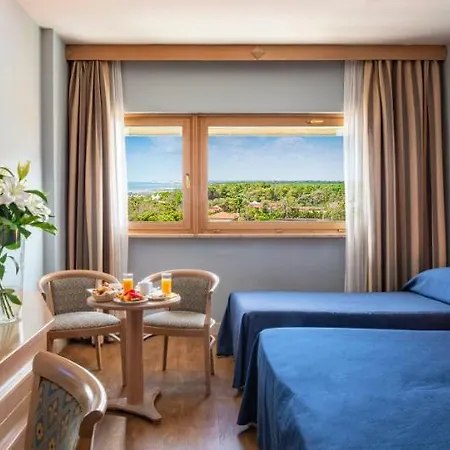 Grand Continental Hotel 4*