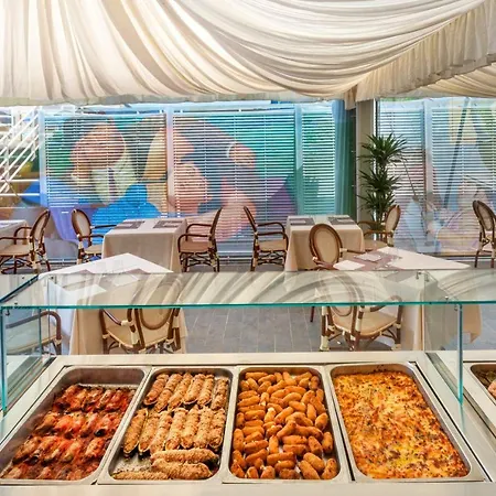Hotel Grand Continental Tirrenia